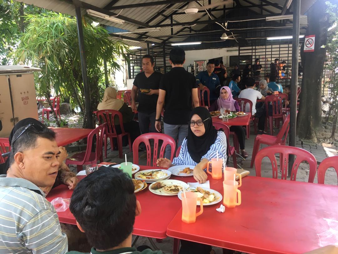 Menu Kari Kepala Ikan Popularkan D'Warees Resepi - Rasa 